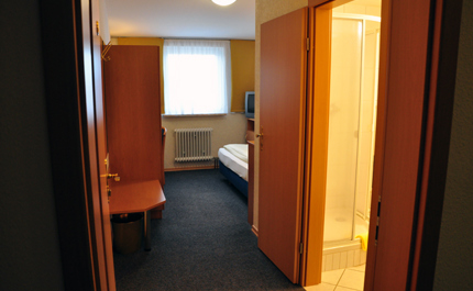 Einzelzimmer3